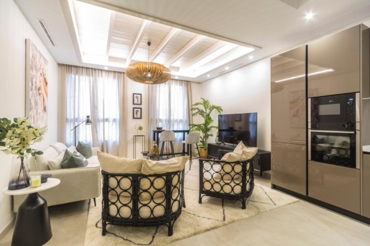 2 Bedrooms Apartment