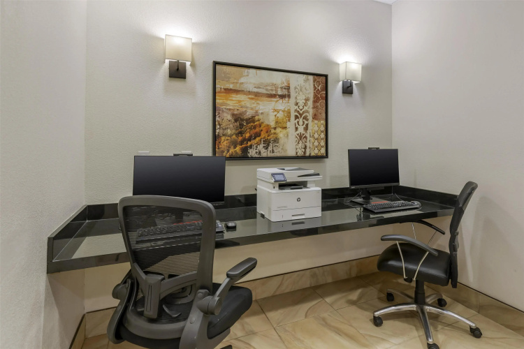 Best Western Plus Hudson Hotel & Suites