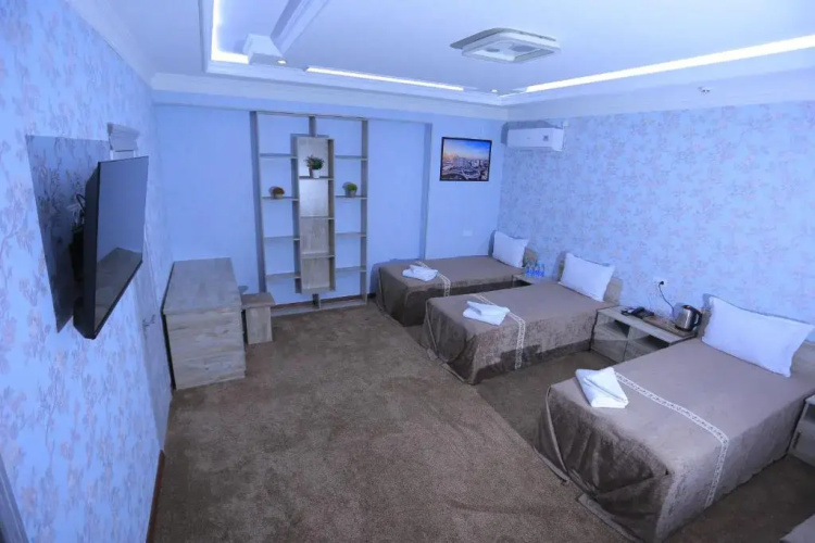 Hayot Plaza Hotel