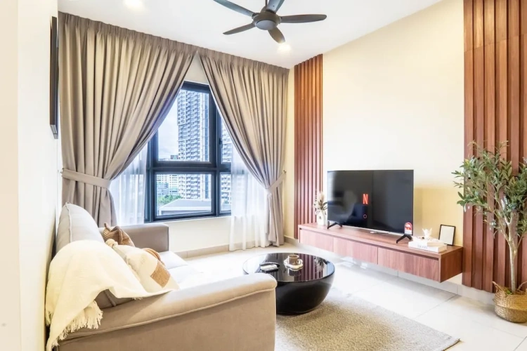 3 Bedrooms Apartment