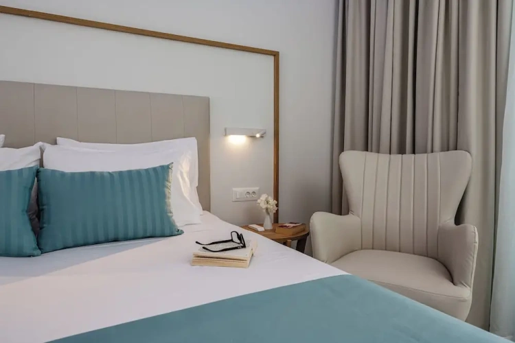 Deluxe Double room with balcony and with pool view