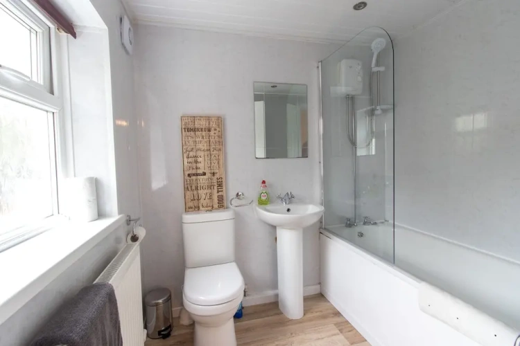 3 Bedrooms Cottage
