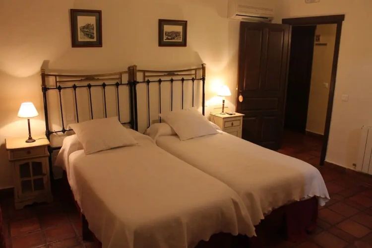 Standard Sextuple room with balcony