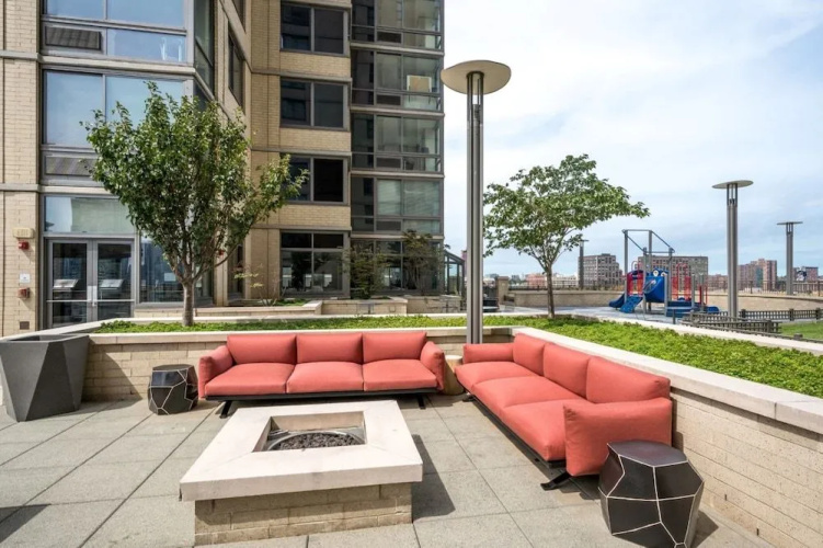 Bluebird Suites near PATH