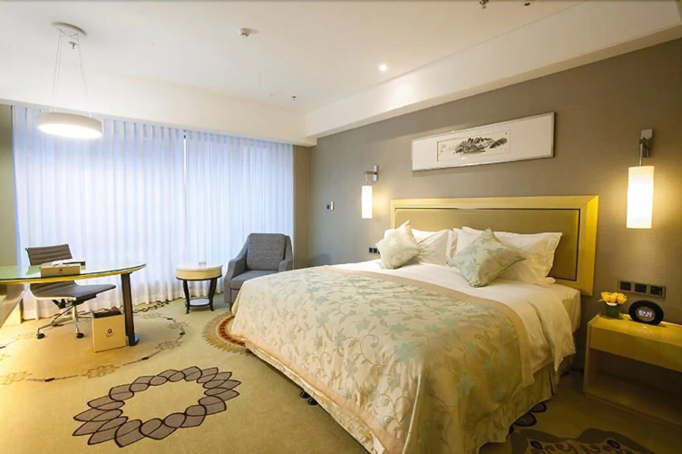 Rich Hotel