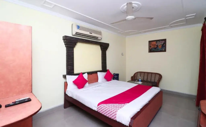 Hotel Centre Point By OYO Rooms