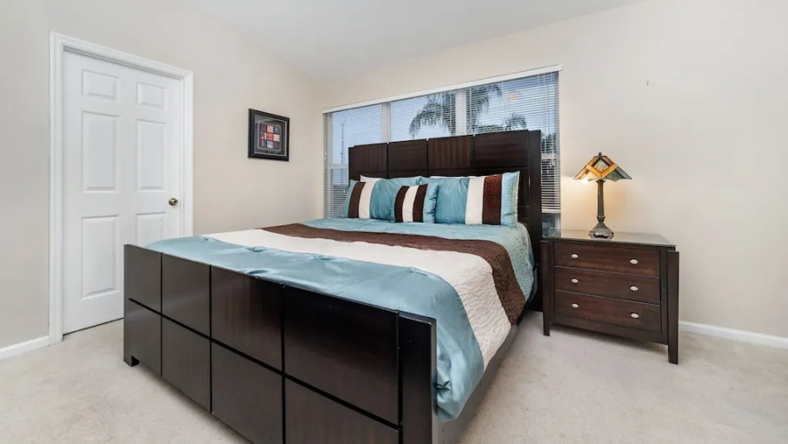 8008 King Palm Circle