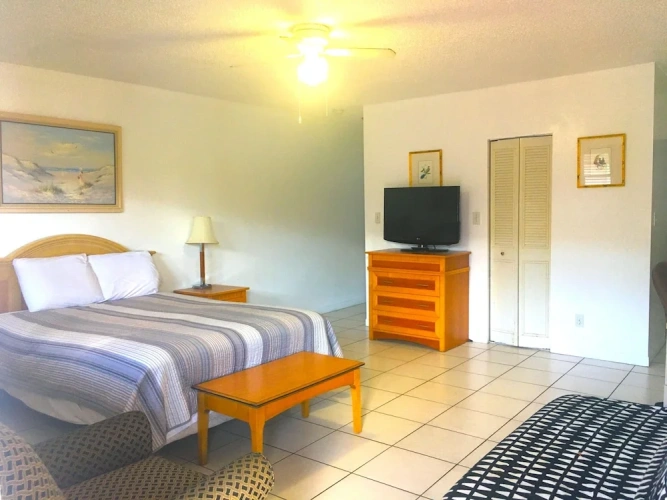 Economy room
