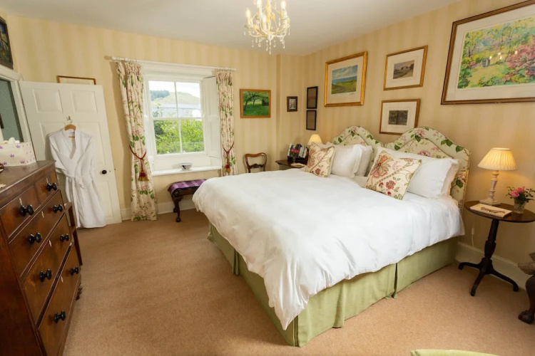 Ingram House Bed & Breakfast