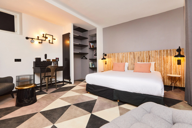 Madrigal hotel