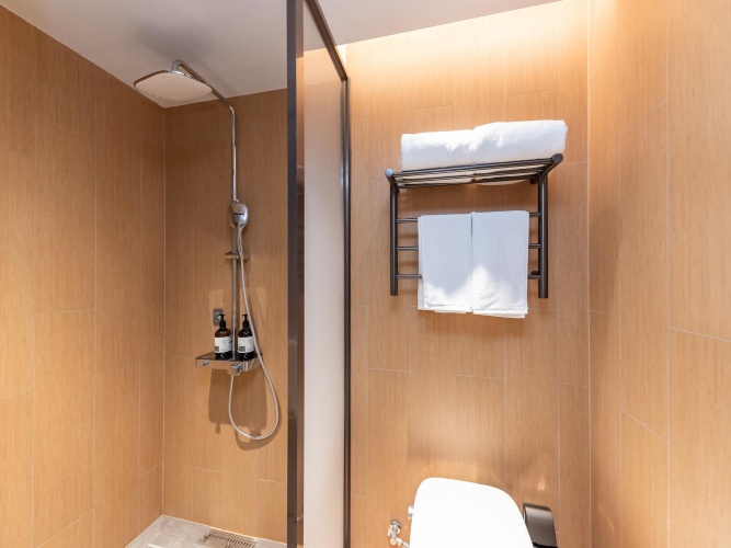 Superior Twin room with street view