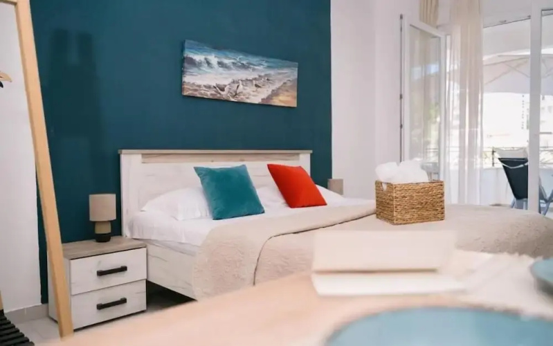 Room-studio With Sea Views and Large Ter