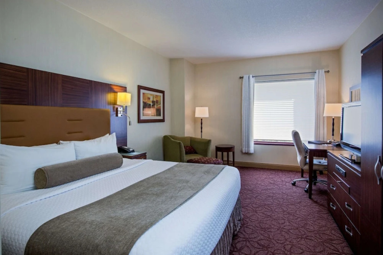Crowne Plaza Milwaukee West