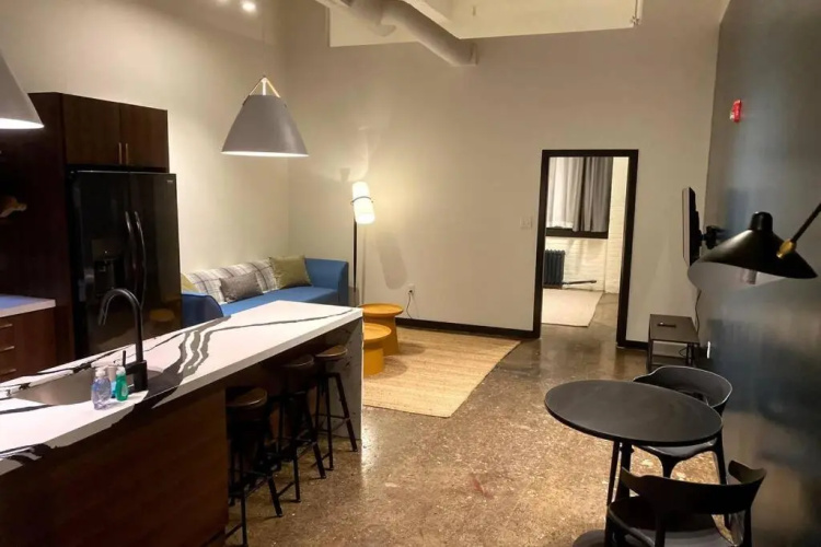 3E-Spacious close to PITT/CMU/Carlow, Sleeps 4