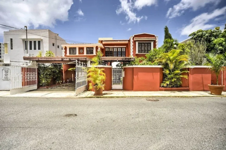 6 Bedrooms Cottage with balcony