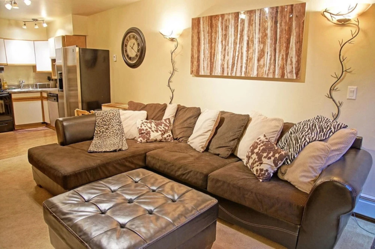 Lion Square Lodge #2 (327135) Apts