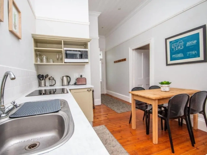 2 Bedrooms Apartment