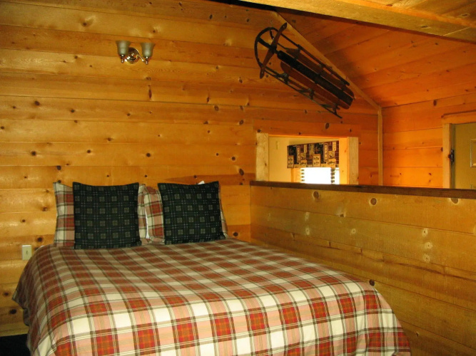 Cozy Hollow Lodge