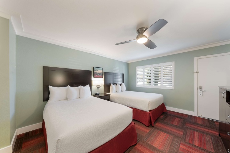 Standard Quadruple room