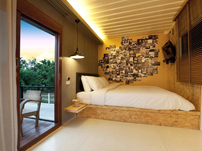 Snooze Box Hotel
