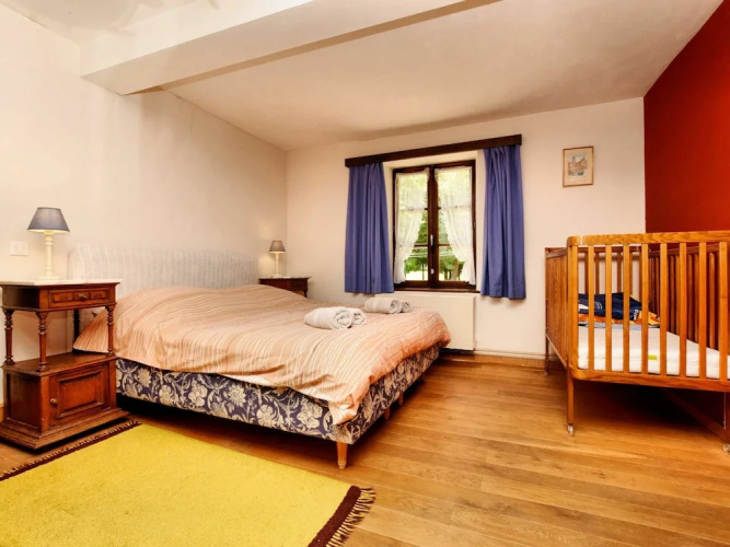 Magnificent Holiday Home in Baronville With Heated Pool & Billiards