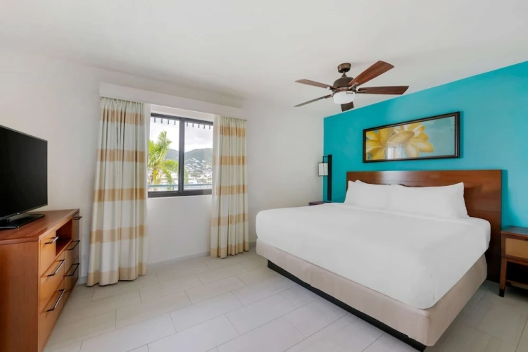2 Bedrooms Quadruple Suite with ocean view