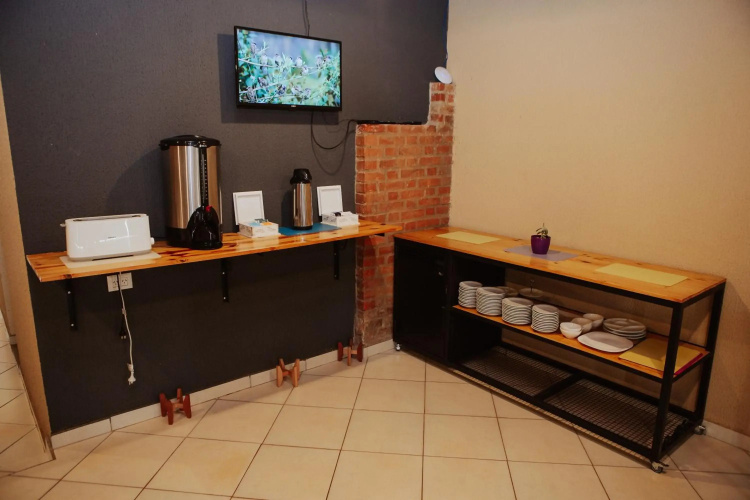 ISONDU Suites & Breakfast