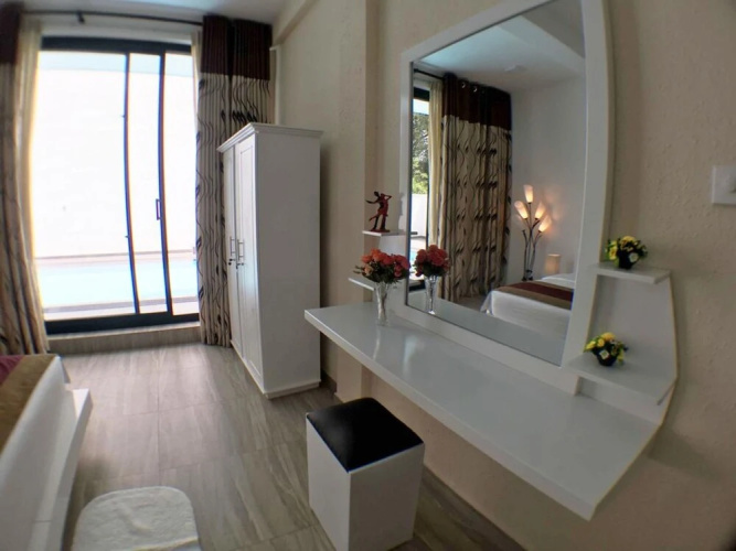 Royal Mansions Grand Luxury Villas