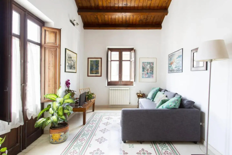 Anna's Home in Historical Center