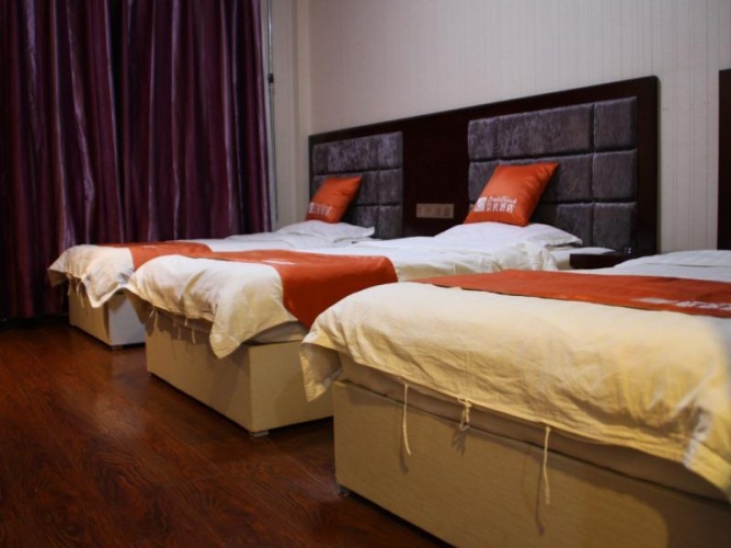 Standard Triple room