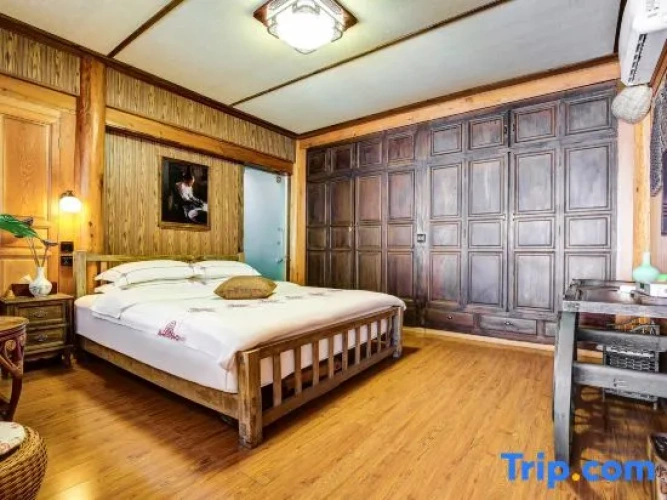 4 Bedrooms Standard room with view