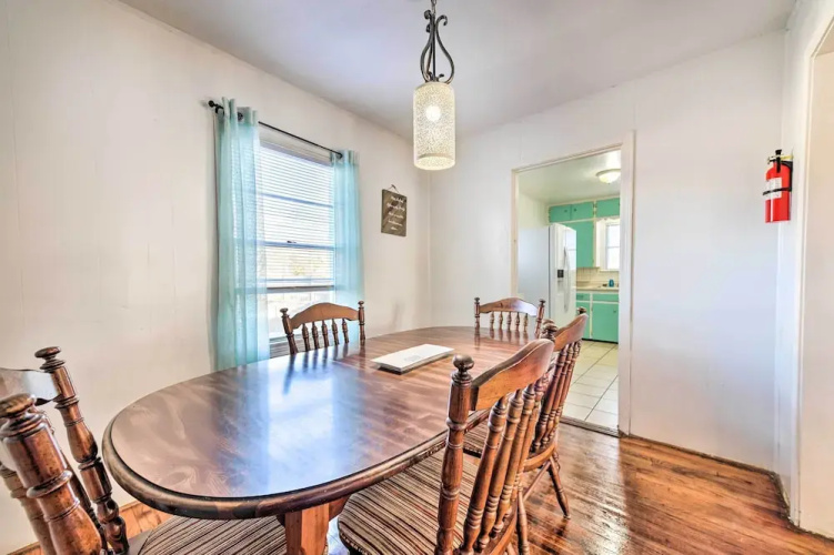 Outdoor Dining & Yard: Pet-friendly Temple Home
