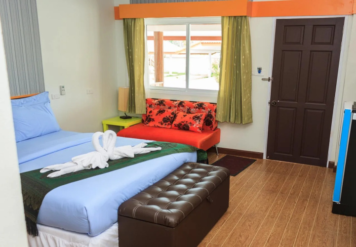 Khaolom Resort