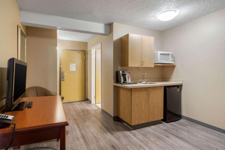 Econo Lodge photo 14