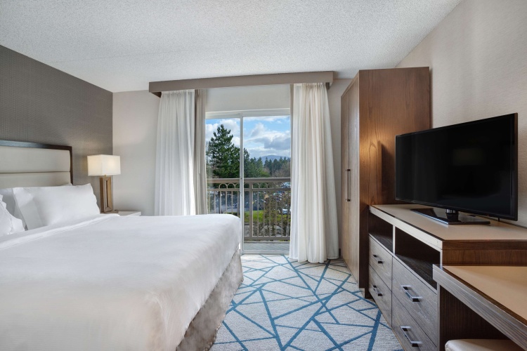 Embassy Suites by Hilton Seattle Bellevue photo 7