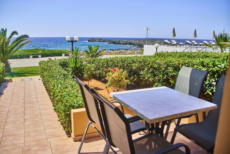 Nanakis Beach Hotel