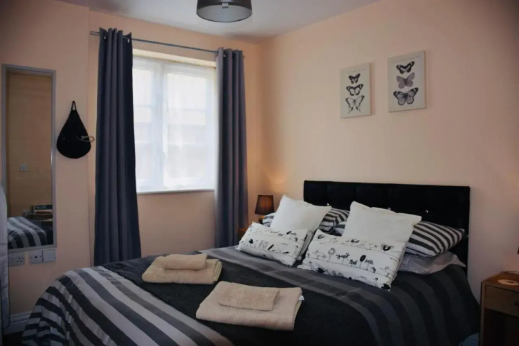 8 York Mews