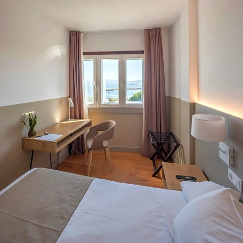 Standard Twin room with sea view