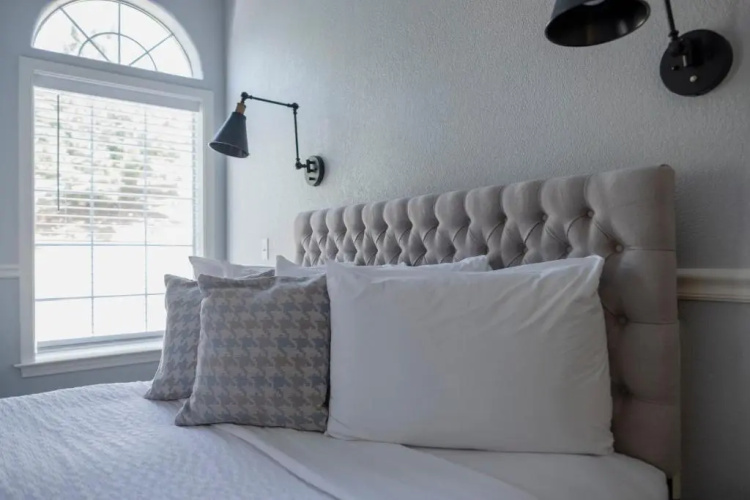 Hounds Tooth Inn