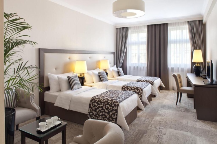 Triple room
