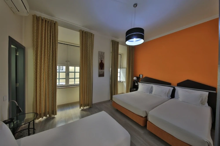 Deluxe Quadruple room