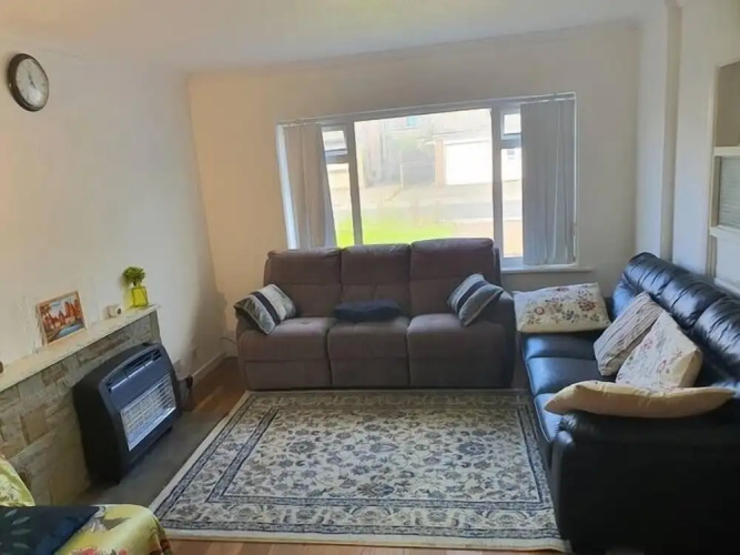 Detached 4-bed House in Leeds