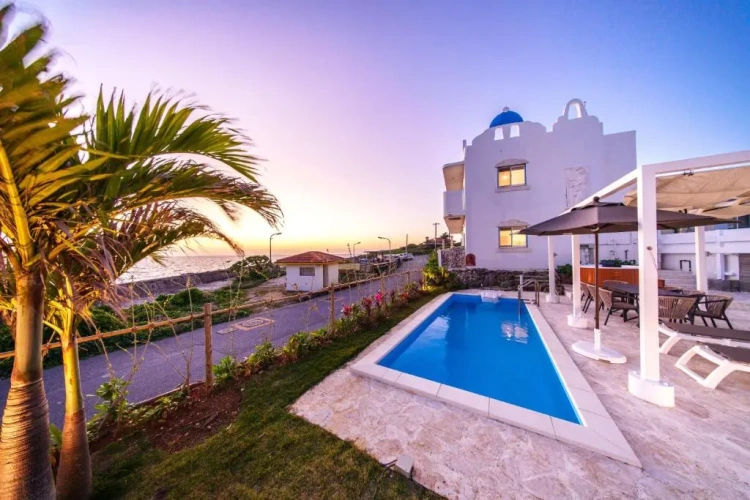 Deluxe Villa