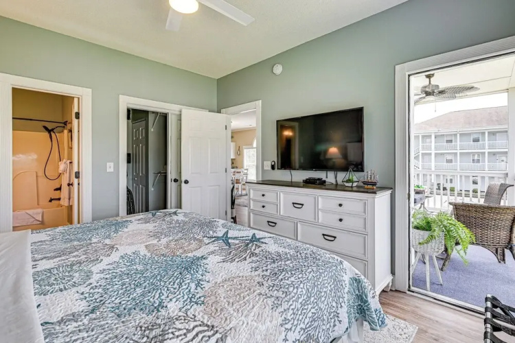 2 Mi to Beach: Pool-view Myrtle Beach Escape!