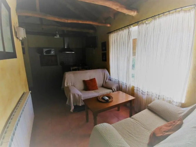 2 Bedrooms Cottage