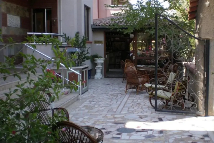 Myra Aparthotel