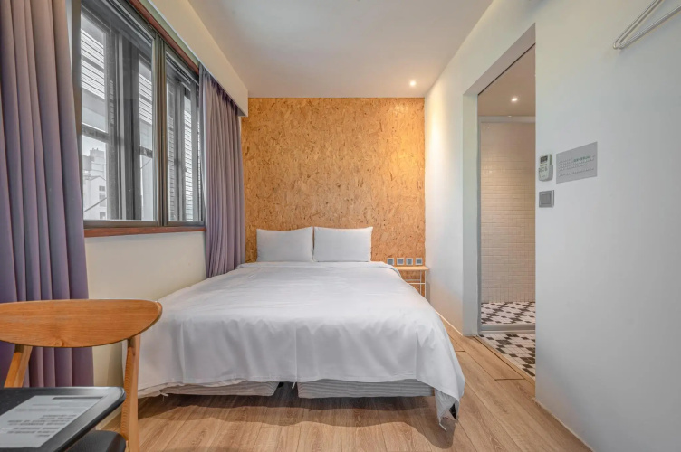Light Hostel