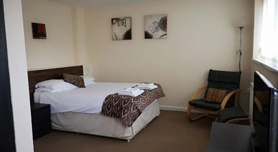 Tadross Hotel