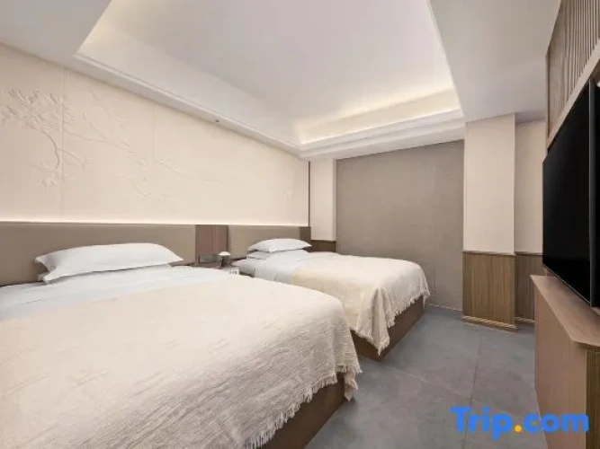 Deluxe Twin Suite
