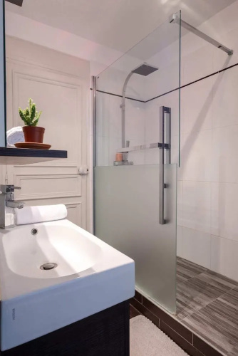 Classical-parisian Apartment on Canal Saint Martin